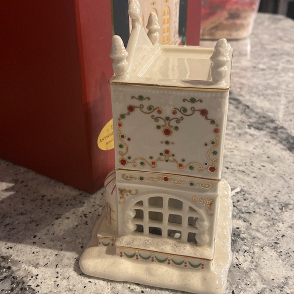 Lenox Mistletoe Park Dress Shop - Picture 4 of 7